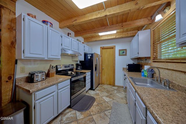 461 Sassafras Trail, Sevierville, TN 37876
