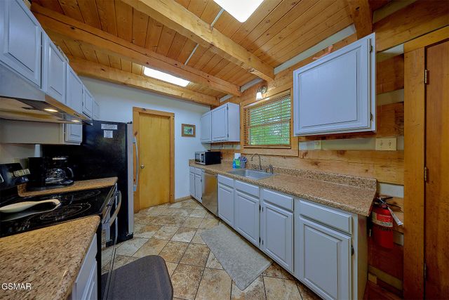 461 Sassafras Trail, Sevierville, TN 37876