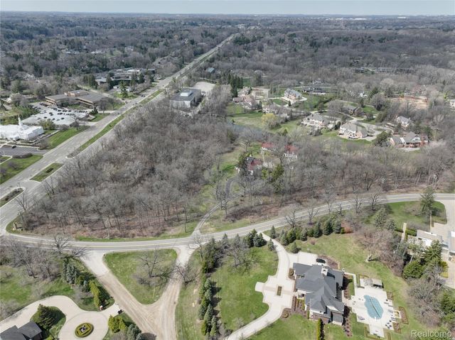 5044 Charing Cross Road, Bloomfield Hills, MI 48304