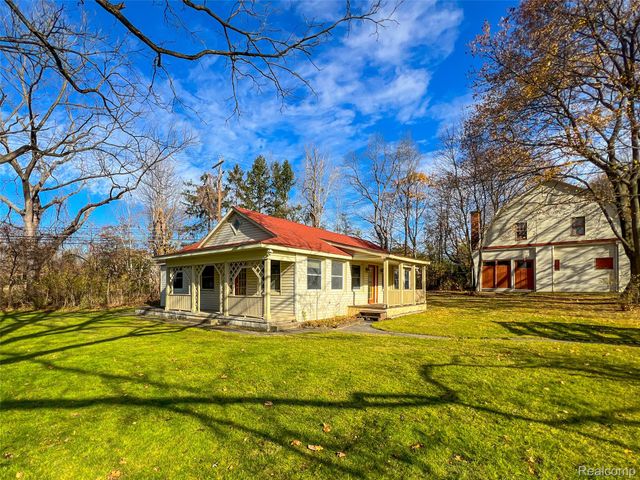 5044 Charing Cross Road, Bloomfield Hills, MI 48304