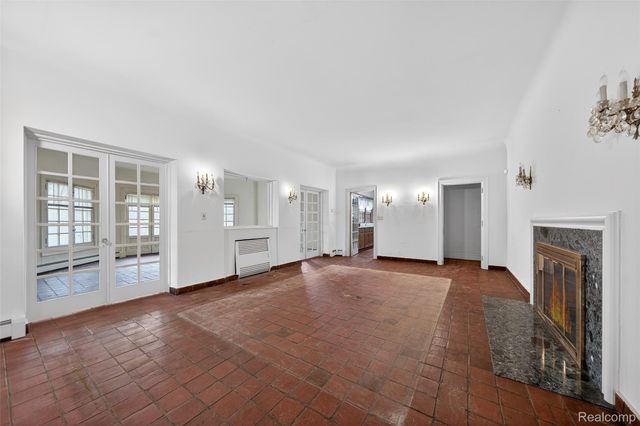 5044 Charing Cross Road, Bloomfield Hills, MI 48304