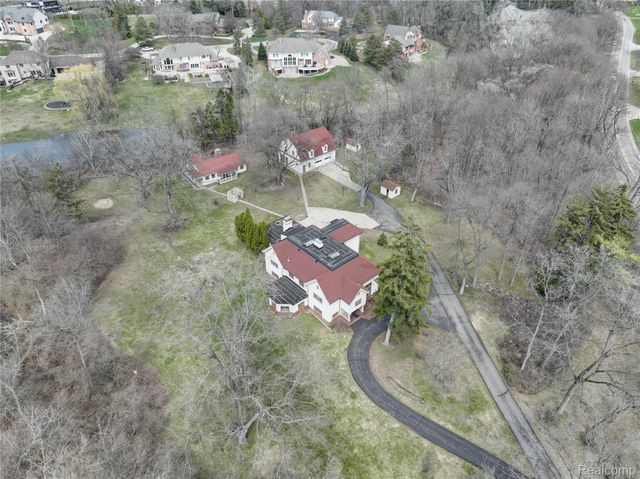 5044 Charing Cross Road, Bloomfield Hills, MI 48304