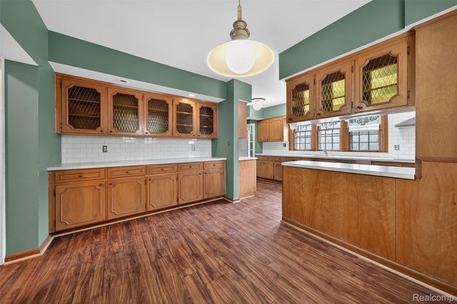 5044 Charing Cross Road, Bloomfield Hills, MI 48304
