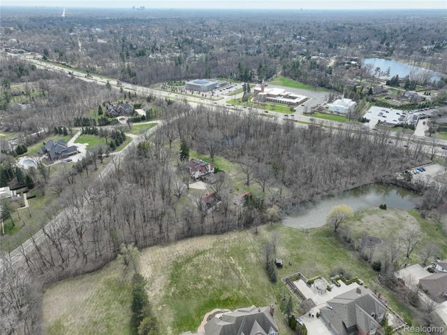 5044 Charing Cross Road, Bloomfield Hills, MI 48304