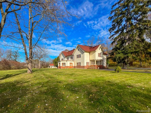 5044 Charing Cross Road, Bloomfield Hills, MI 48304