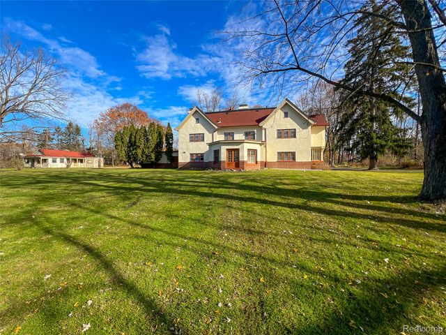 5044 Charing Cross Road, Bloomfield Hills, MI 48304