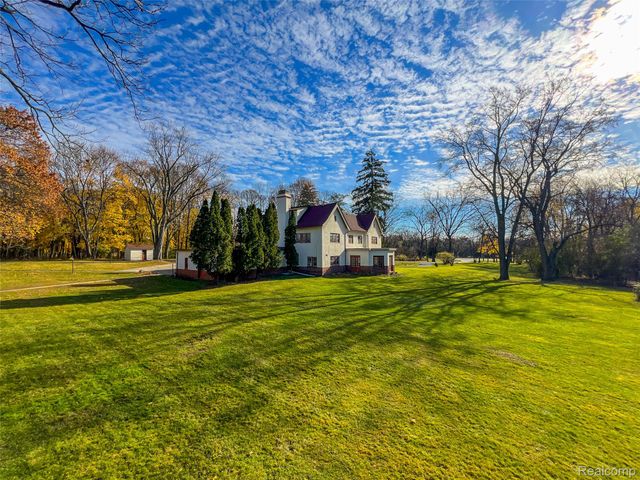 5044 Charing Cross Road, Bloomfield Hills, MI 48304