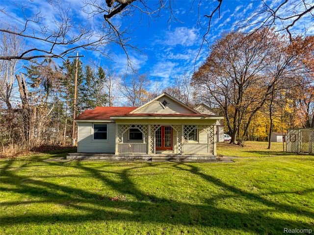 5044 Charing Cross Road, Bloomfield Hills, MI 48304