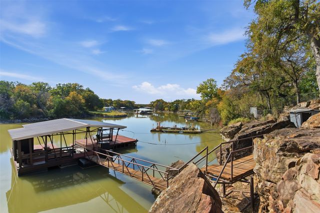 302 Kennon Circle, Palo Pinto, TX 76484