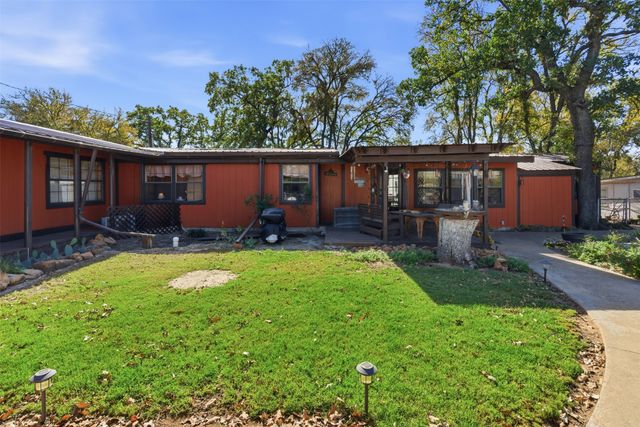 302 Kennon Circle, Palo Pinto, TX 76484