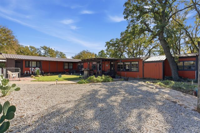 302 Kennon Circle, Palo Pinto, TX 76484