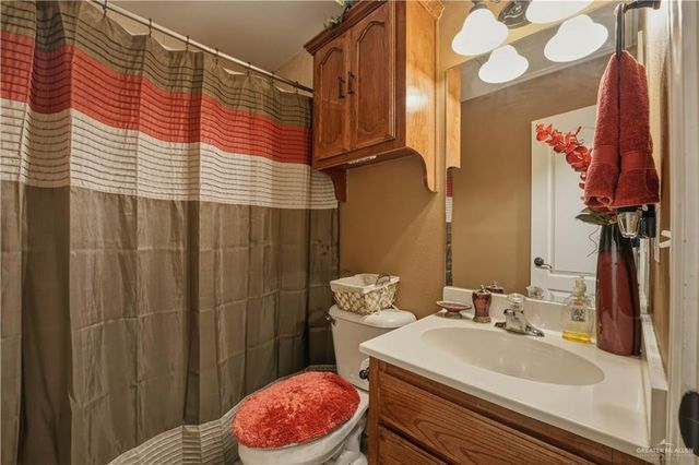 2010 Damasco Avenue, Edinburg, TX 78541