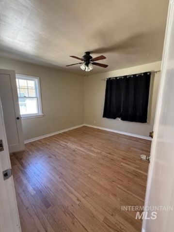 611 17 Ave S, Nampa, ID 83651