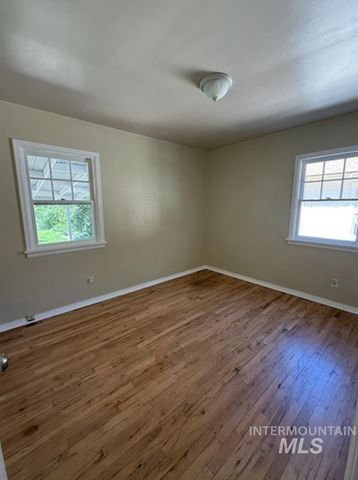 611 17 Ave S, Nampa, ID 83651