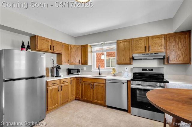 234 W La Salle Avenue, Royal Oak, MI 48073