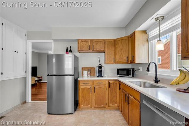 234 W La Salle Avenue, Royal Oak, MI 48073