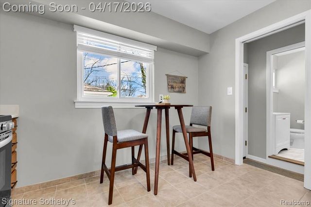 234 W La Salle Avenue, Royal Oak, MI 48073