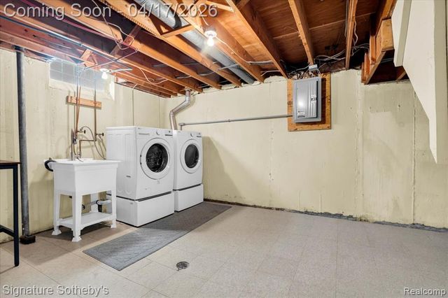 234 W La Salle Avenue, Royal Oak, MI 48073