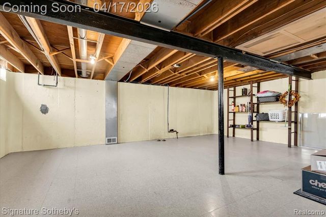 234 W La Salle Avenue, Royal Oak, MI 48073