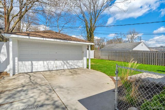 234 W La Salle Avenue, Royal Oak, MI 48073