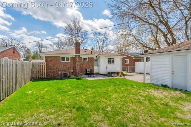 234 W La Salle Avenue, Royal Oak, MI 48073