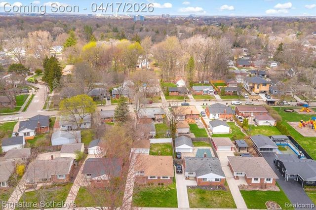 234 W La Salle Avenue, Royal Oak, MI 48073