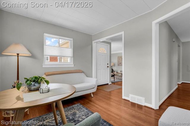 234 W La Salle Avenue, Royal Oak, MI 48073