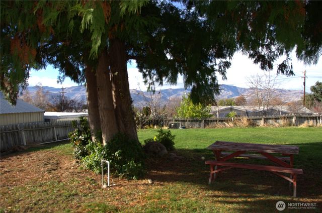 772 N Keller Street, East Wenatchee, WA 98802