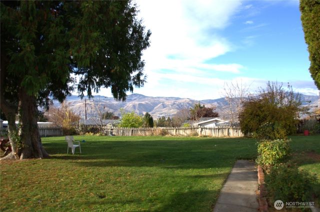 772 N Keller Street, East Wenatchee, WA 98802