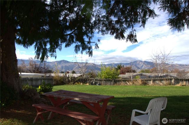 772 N Keller Street, East Wenatchee, WA 98802