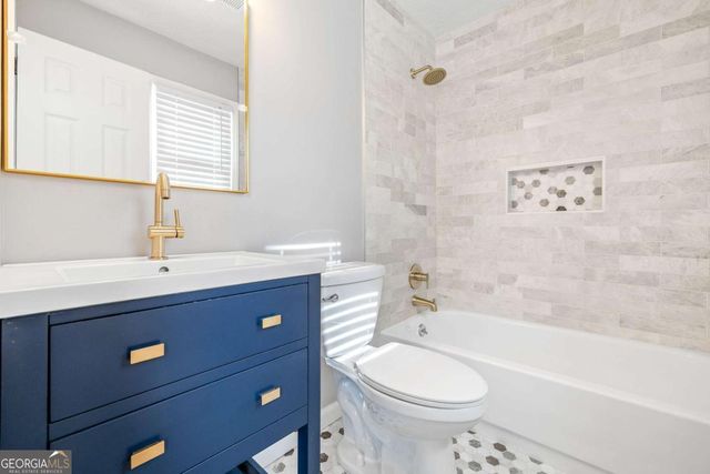 1833 Easter Cody Court, Grayson, GA 30017