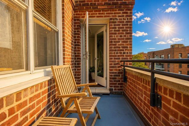 83-33 Austin Street 6C, Kew Gardens, NY 11415