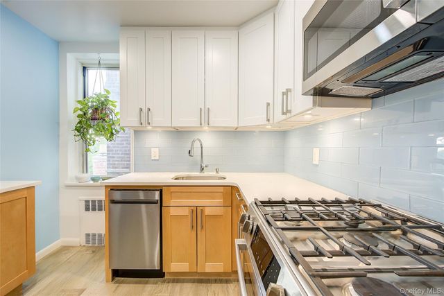 83-33 Austin Street 6C, Kew Gardens, NY 11415