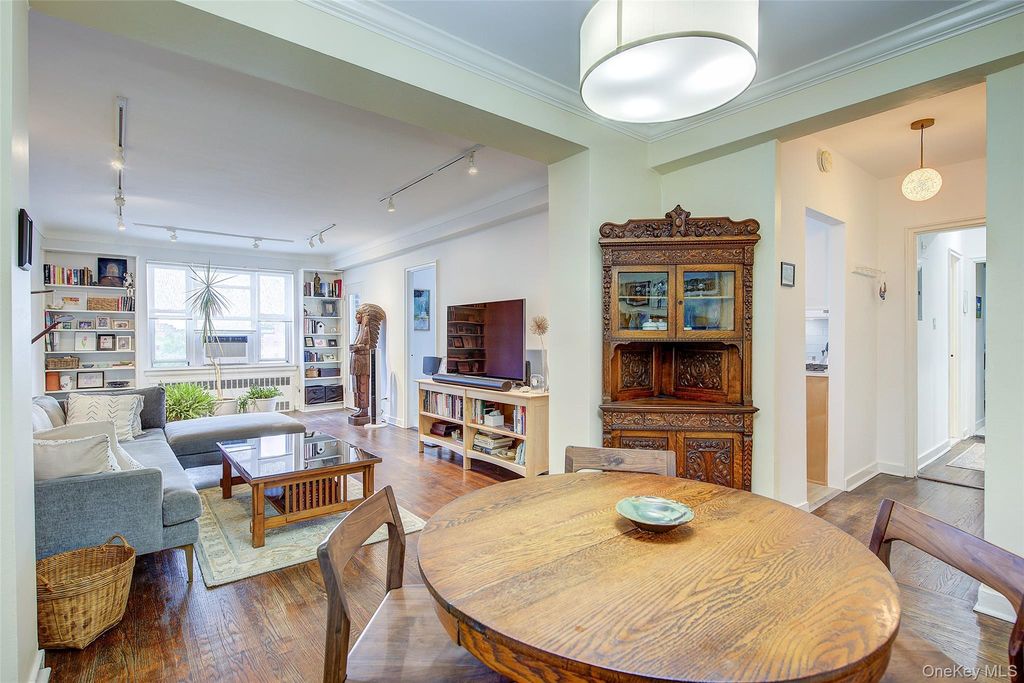 83-33 Austin Street 6C, Kew Gardens, NY 11415