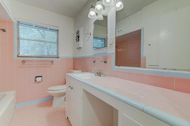 1711 Brentwood ST A, Austin, TX 78757