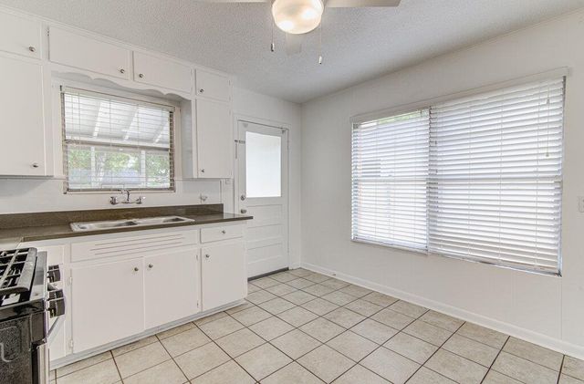 1711 Brentwood ST A, Austin, TX 78757