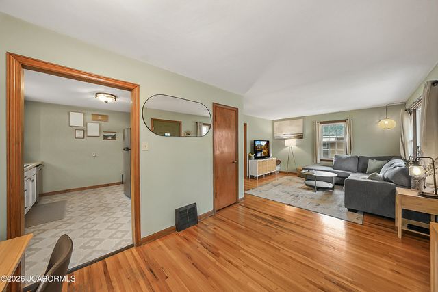 1831 W MCCARTY STREET, Jefferson City, MO 65109