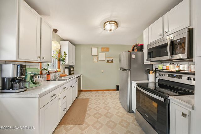 1831 W MCCARTY STREET, Jefferson City, MO 65109