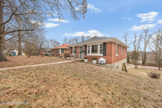 1831 W MCCARTY STREET, Jefferson City, MO 65109