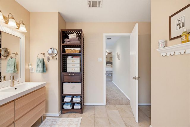 369 S Kates CV, Buda, TX 78610