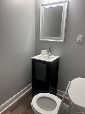 5012 Fischer Street, Detroit, MI 48213