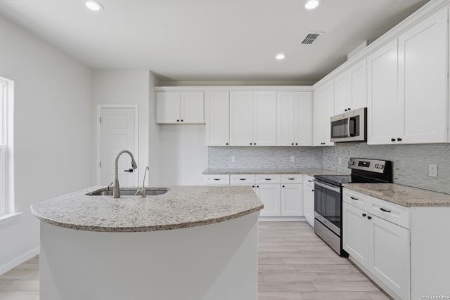 1135 Hedgestone, Canyon Lake, TX 78133