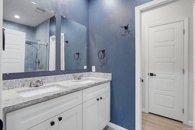 1135 Hedgestone, Canyon Lake, TX 78133