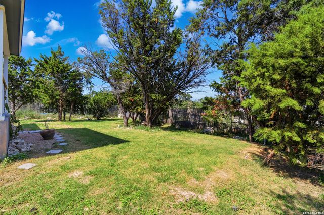 1135 Hedgestone, Canyon Lake, TX 78133