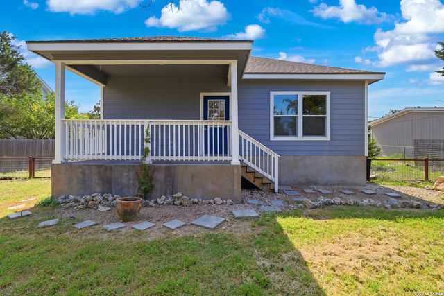 1135 Hedgestone, Canyon Lake, TX 78133