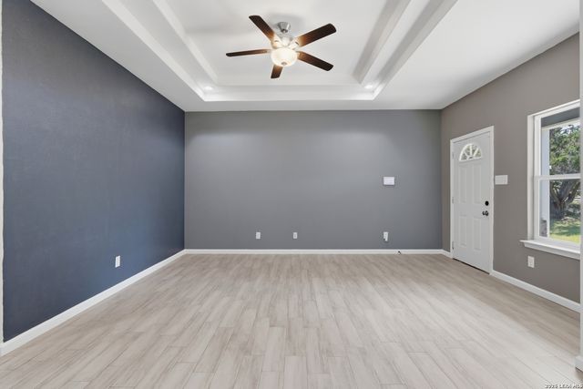 1135 Hedgestone, Canyon Lake, TX 78133