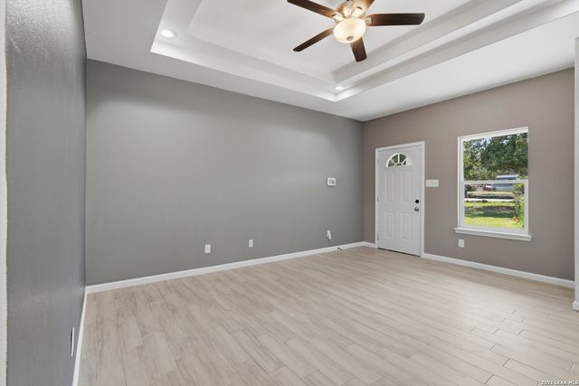 1135 Hedgestone, Canyon Lake, TX 78133