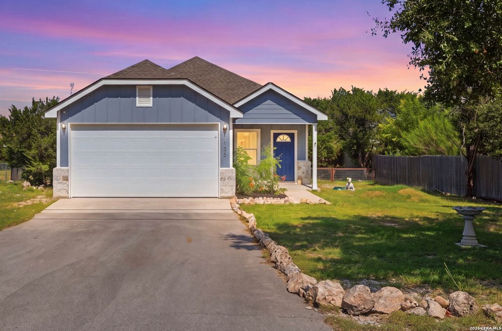 1135 Hedgestone, Canyon Lake, TX 78133