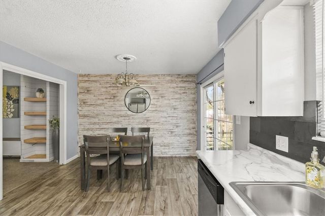 305 Concord Circle, Grain Valley, MO 64029