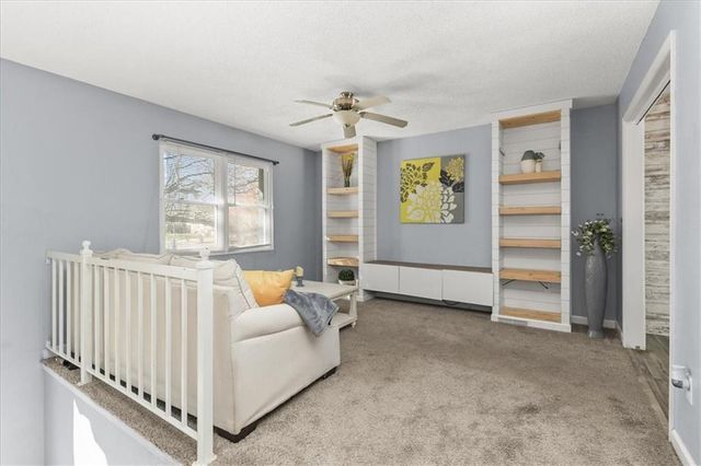 305 Concord Circle, Grain Valley, MO 64029